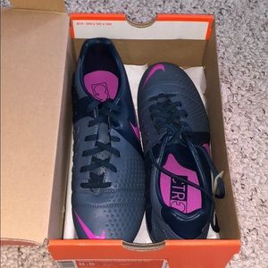 Soccer cleats
